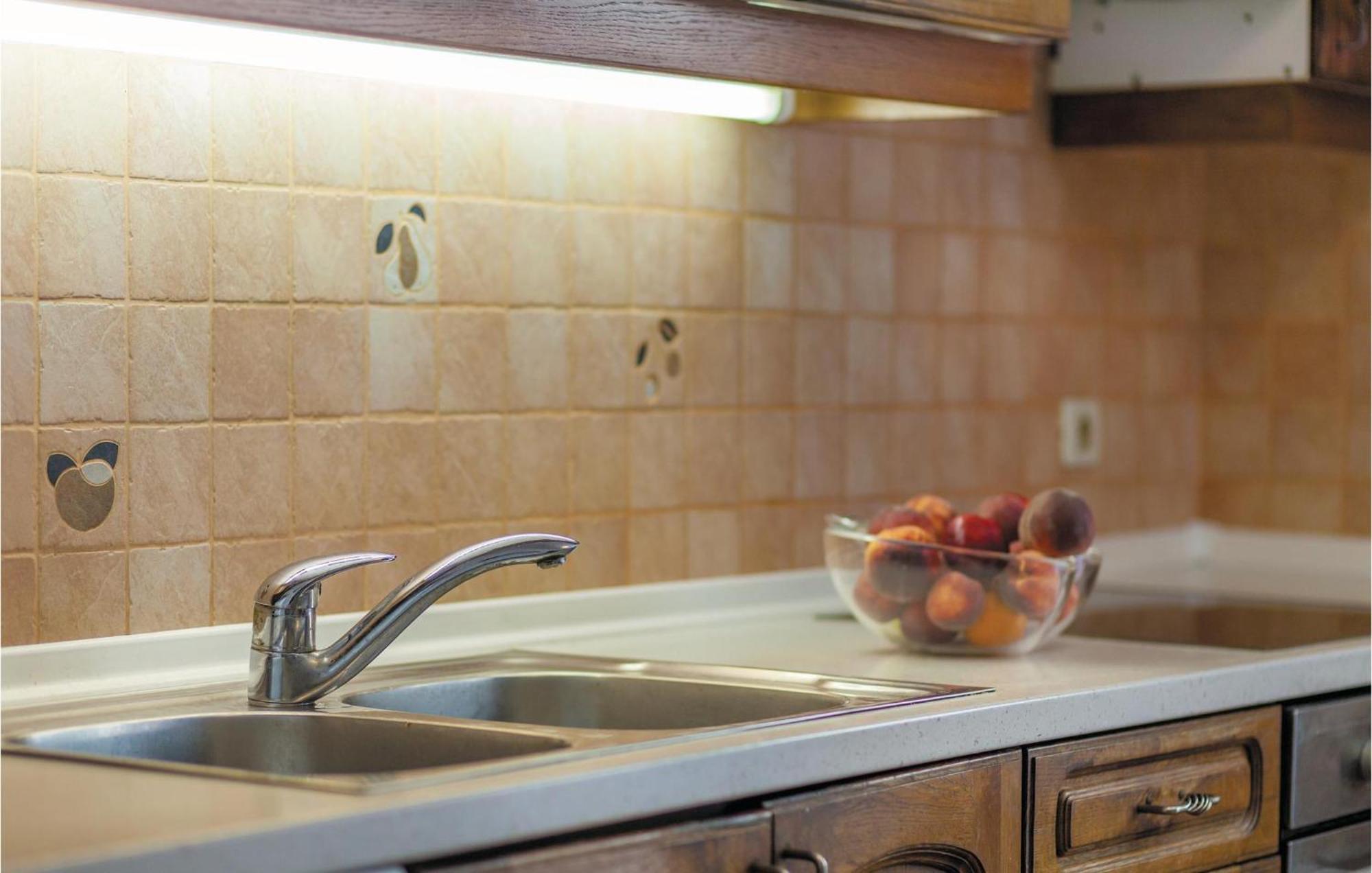 Amazing Home In Podstrana With Kitchen Luaran gambar