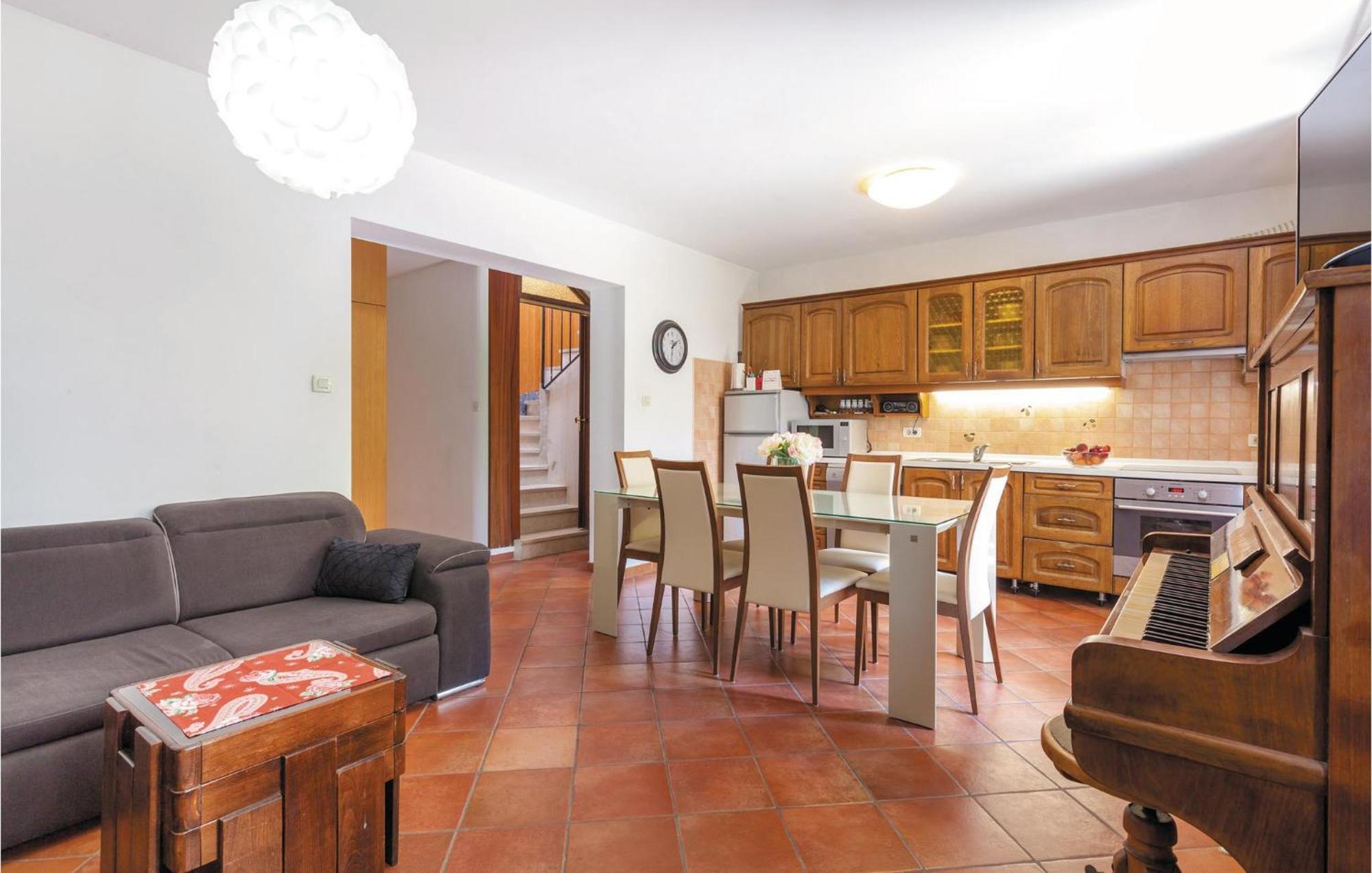 Amazing Home In Podstrana With Kitchen Luaran gambar